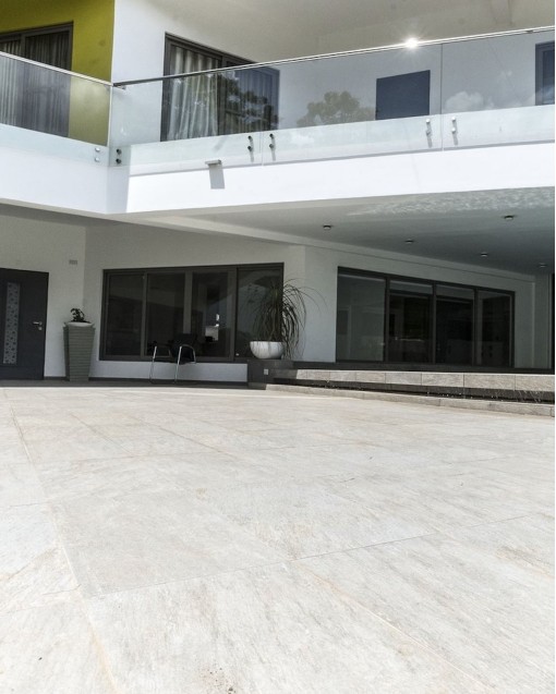 STONE LINE GRIP SILVER MATE 60X60 2CM MARCA CORONA