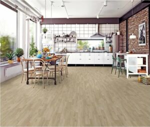 Suelo laminado Catwalk Roble Natural en cocina estilo industrial, disponible en Matcarrelage